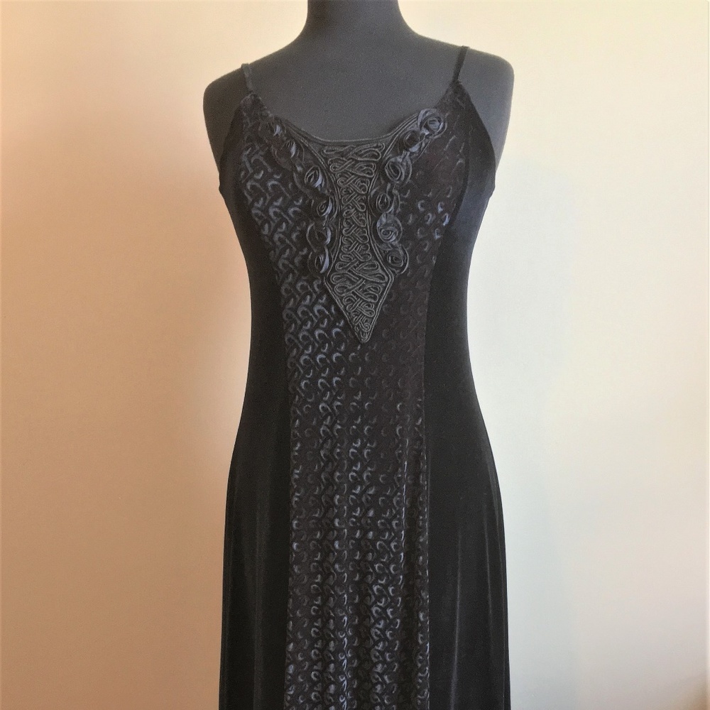 Black velour dress w/spaghetti straps.  Size M/L